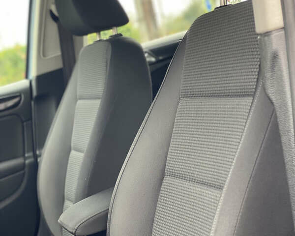 Синий Фольксваген Гольф, объемом двигателя 1.39 л и пробегом 202 тыс. км за 8350 $, фото 19 на Automoto.ua