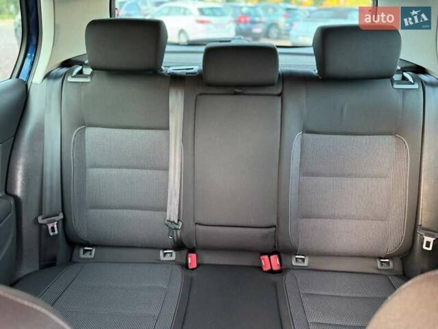 Синий Фольксваген Гольф, объемом двигателя 1.6 л и пробегом 217 тыс. км за 7890 $, фото 57 на Automoto.ua