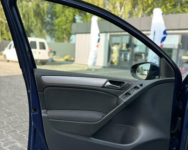 Синий Фольксваген Гольф, объемом двигателя 1.4 л и пробегом 181 тыс. км за 6800 $, фото 28 на Automoto.ua