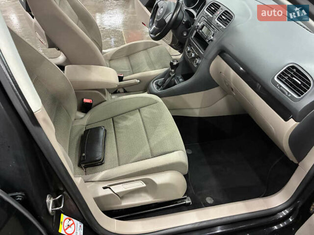 Синий Фольксваген Гольф, объемом двигателя 1.6 л и пробегом 200 тыс. км за 8300 $, фото 21 на Automoto.ua