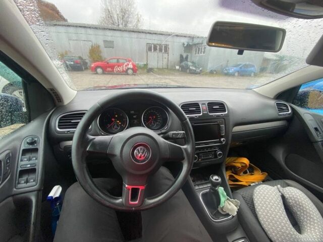 Синий Фольксваген Гольф, объемом двигателя 1.6 л и пробегом 175 тыс. км за 4600 $, фото 4 на Automoto.ua