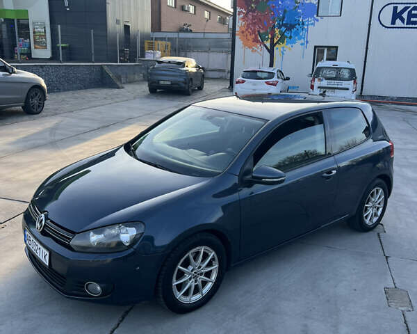 Синий Фольксваген Гольф, объемом двигателя 1.2 л и пробегом 248 тыс. км за 7000 $, фото 1 на Automoto.ua