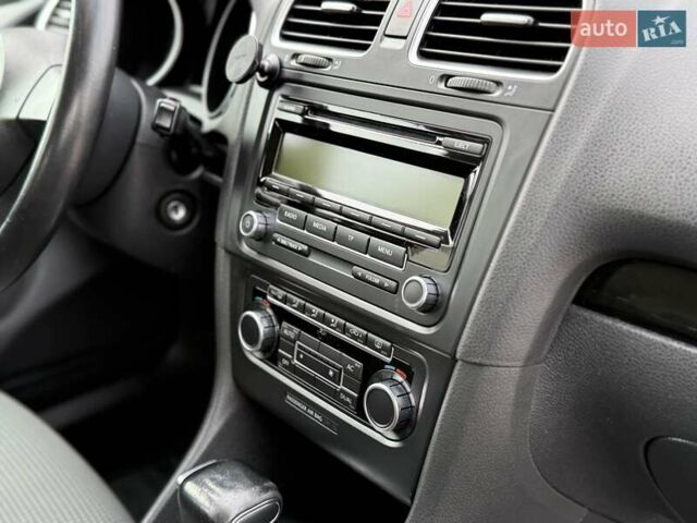 Фольксваген Гольф 2010 в Иршава на Automoto.ua Синий Фольксваген Гольф, объемом двигателя 1.39 л и пробегом 228 тыс. км за 8300 $, фото 39 на Automoto.ua