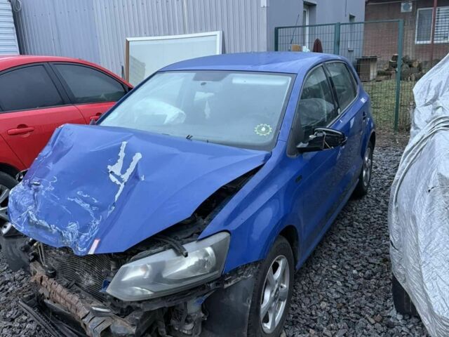 Синий Фольксваген Гольф, объемом двигателя 1.2 л и пробегом 10 тыс. км за 2200 $, фото 3 на Automoto.ua