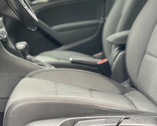 Синий Фольксваген Гольф, объемом двигателя 1.39 л и пробегом 202 тыс. км за 8350 $, фото 20 на Automoto.ua