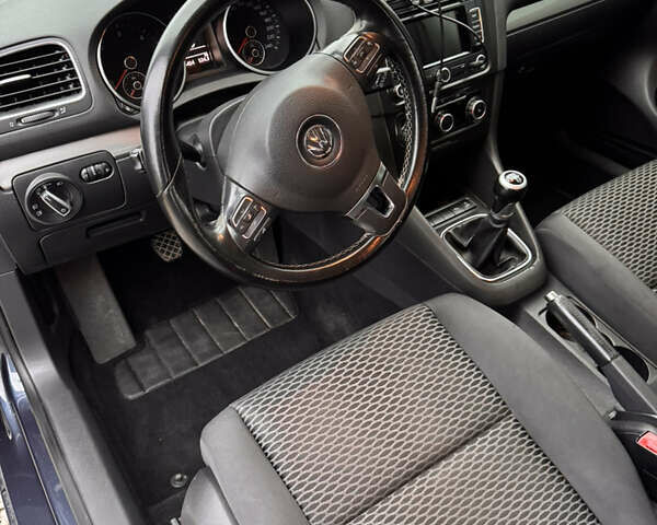 Синий Фольксваген Гольф, объемом двигателя 1.6 л и пробегом 245 тыс. км за 8500 $, фото 14 на Automoto.ua