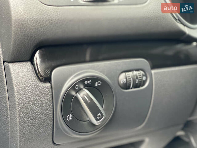 Синий Фольксваген Гольф, объемом двигателя 1.39 л и пробегом 202 тыс. км за 8350 $, фото 17 на Automoto.ua