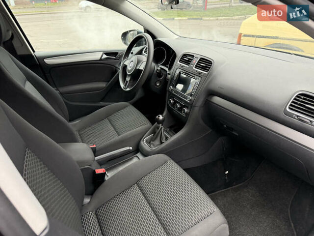 Синий Фольксваген Гольф, объемом двигателя 1.6 л и пробегом 190 тыс. км за 7700 $, фото 31 на Automoto.ua