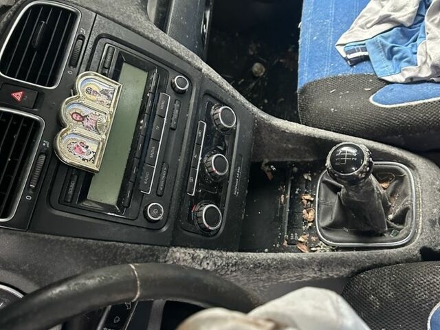 Синій Фольксваген Гольф, об'ємом двигуна 1.4 л та пробігом 250 тис. км за 2350 $, фото 5 на Automoto.ua