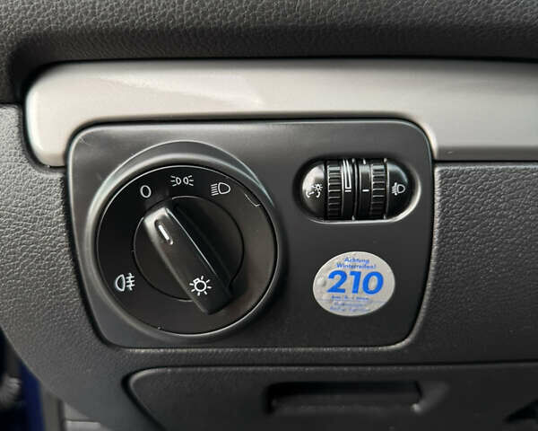 Синий Фольксваген Гольф, объемом двигателя 1.4 л и пробегом 181 тыс. км за 6800 $, фото 32 на Automoto.ua