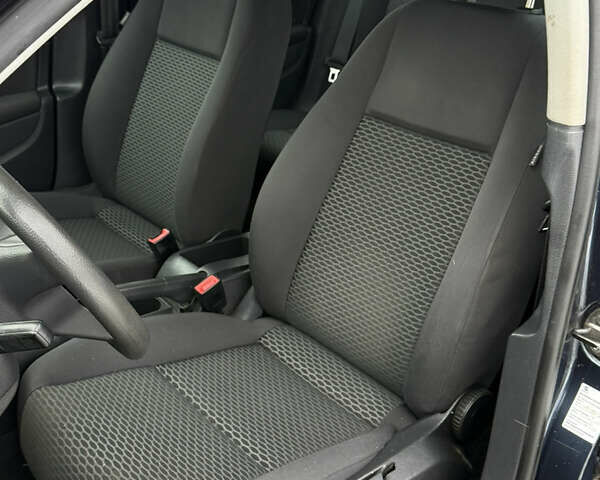 Синий Фольксваген Гольф, объемом двигателя 1.4 л и пробегом 192 тыс. км за 6890 $, фото 18 на Automoto.ua