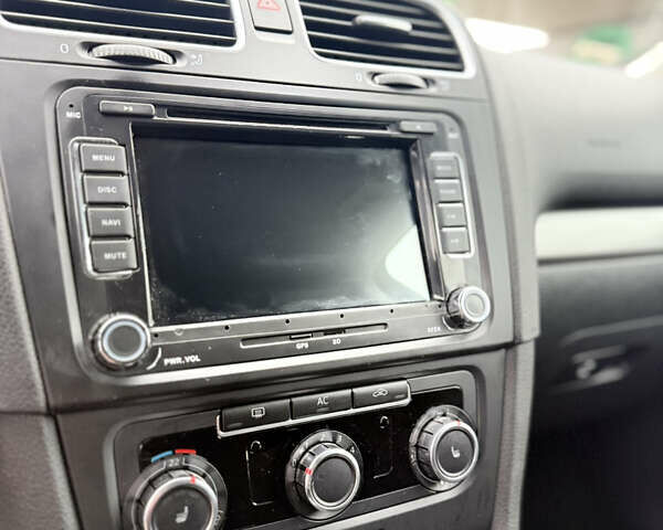 Синий Фольксваген Гольф, объемом двигателя 1.6 л и пробегом 190 тыс. км за 7700 $, фото 19 на Automoto.ua