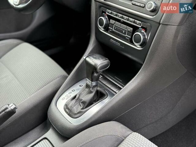 Фольксваген Гольф 2010 в Иршава на Automoto.ua Синий Фольксваген Гольф, объемом двигателя 1.39 л и пробегом 228 тыс. км за 8300 $, фото 49 на Automoto.ua