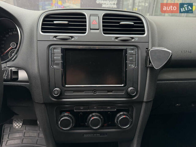 Синий Фольксваген Гольф, объемом двигателя 1.6 л и пробегом 204 тыс. км за 8650 $, фото 86 на Automoto.ua