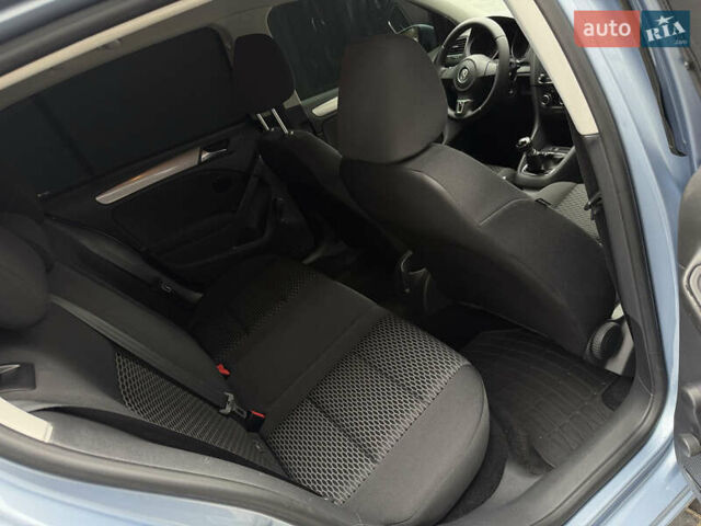 Синий Фольксваген Гольф, объемом двигателя 1.6 л и пробегом 204 тыс. км за 8650 $, фото 99 на Automoto.ua