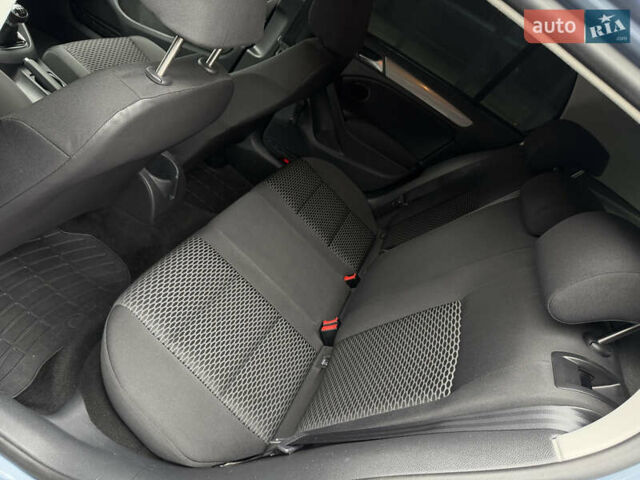 Синий Фольксваген Гольф, объемом двигателя 1.6 л и пробегом 204 тыс. км за 8650 $, фото 97 на Automoto.ua