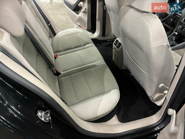 Синий Фольксваген Гольф, объемом двигателя 1.6 л и пробегом 200 тыс. км за 8300 $, фото 18 на Automoto.ua