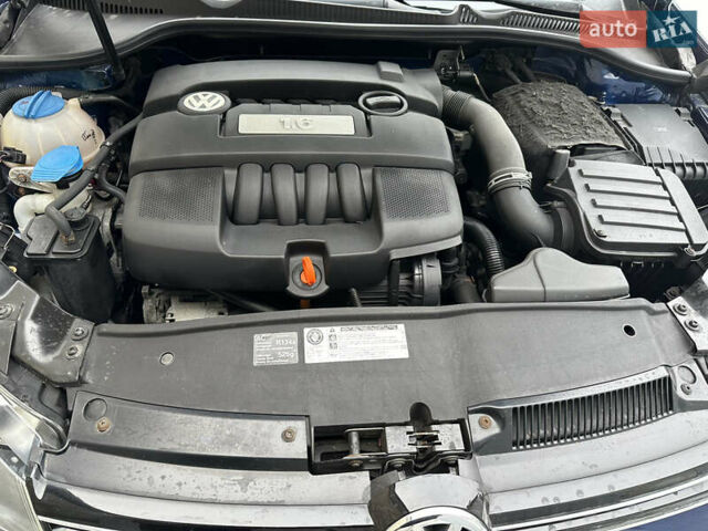Синий Фольксваген Гольф, объемом двигателя 1.6 л и пробегом 168 тыс. км за 7599 $, фото 7 на Automoto.ua