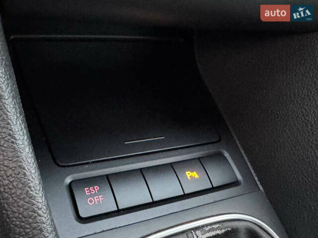 Синій Фольксваген Гольф, об'ємом двигуна 1.6 л та пробігом 190 тис. км за 7750 $, фото 52 на Automoto.ua