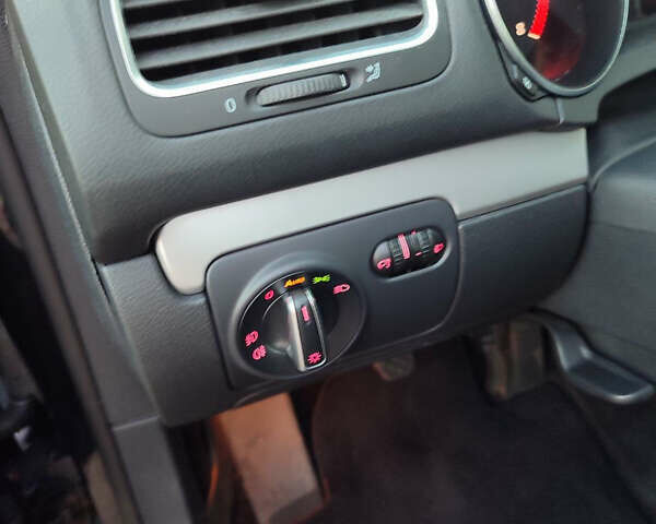 Синій Фольксваген Гольф, об'ємом двигуна 1.4 л та пробігом 165 тис. км за 7499 $, фото 10 на Automoto.ua