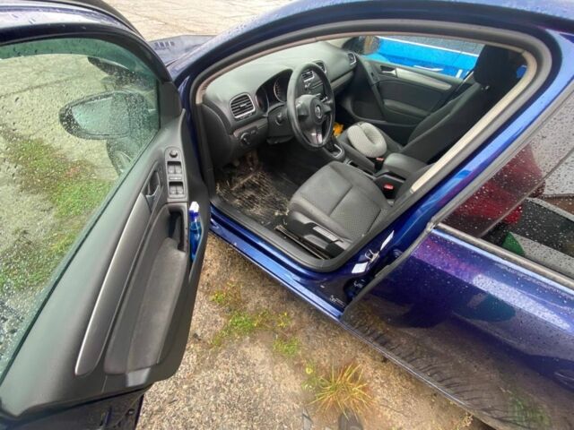 Синий Фольксваген Гольф, объемом двигателя 1.6 л и пробегом 175 тыс. км за 4600 $, фото 3 на Automoto.ua