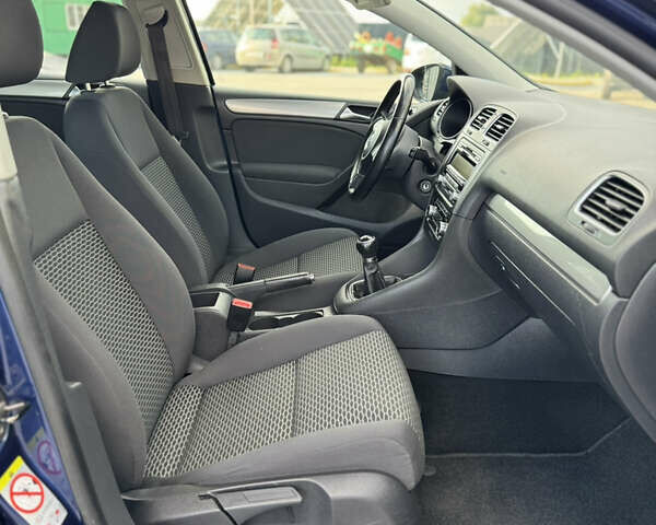 Синий Фольксваген Гольф, объемом двигателя 1.4 л и пробегом 181 тыс. км за 6800 $, фото 52 на Automoto.ua