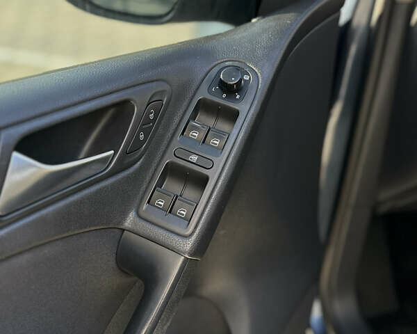 Синий Фольксваген Гольф, объемом двигателя 1.6 л и пробегом 263 тыс. км за 8100 $, фото 15 на Automoto.ua