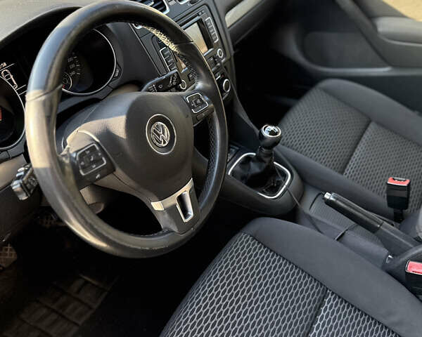 Синий Фольксваген Гольф, объемом двигателя 1.6 л и пробегом 263 тыс. км за 8100 $, фото 12 на Automoto.ua