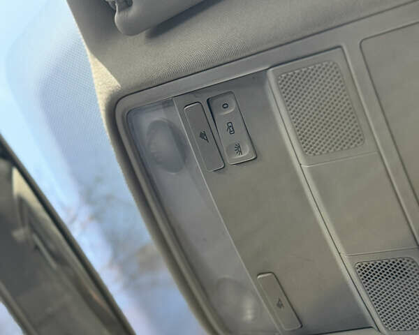 Синий Фольксваген Гольф, объемом двигателя 1.6 л и пробегом 263 тыс. км за 8100 $, фото 20 на Automoto.ua