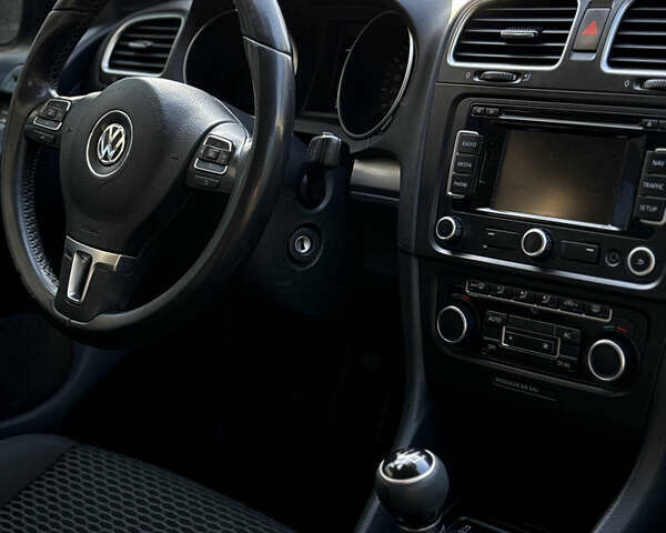 Синий Фольксваген Гольф, объемом двигателя 1.6 л и пробегом 263 тыс. км за 8100 $, фото 19 на Automoto.ua