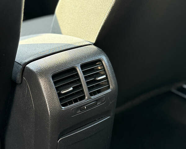 Синий Фольксваген Гольф, объемом двигателя 1.6 л и пробегом 263 тыс. км за 8100 $, фото 22 на Automoto.ua