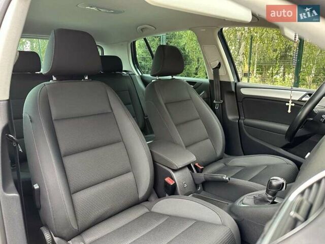 Синий Фольксваген Гольф, объемом двигателя 1.6 л и пробегом 239 тыс. км за 9999 $, фото 58 на Automoto.ua