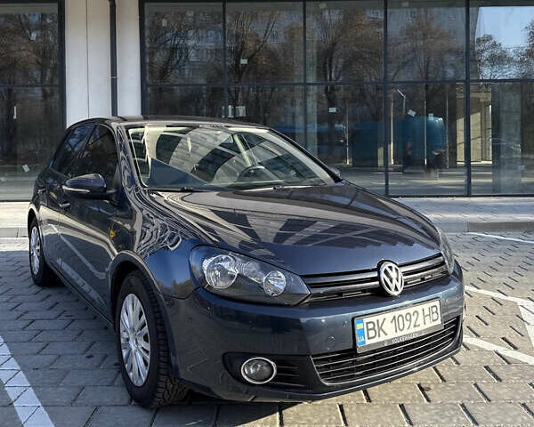 Синий Фольксваген Гольф, объемом двигателя 1.6 л и пробегом 263 тыс. км за 8100 $, фото 2 на Automoto.ua