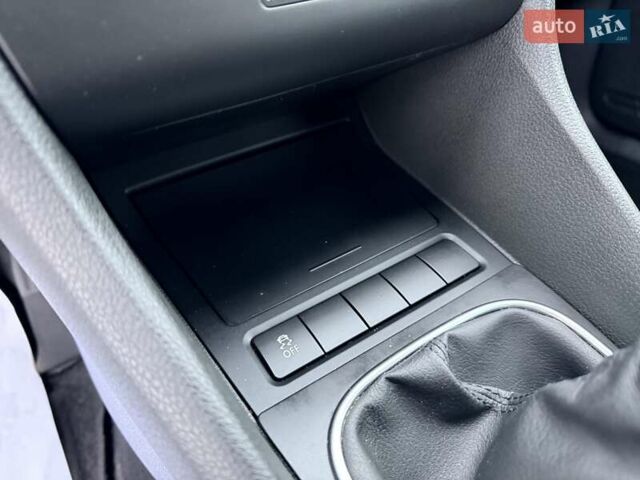 Синий Фольксваген Гольф, объемом двигателя 1.39 л и пробегом 173 тыс. км за 7500 $, фото 90 на Automoto.ua