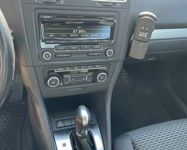 Синій Фольксваген Гольф, об'ємом двигуна 1.39 л та пробігом 213 тис. км за 9200 $, фото 44 на Automoto.ua