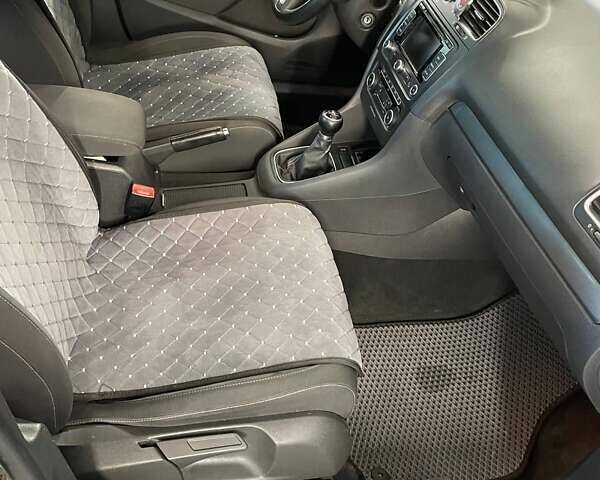 Синий Фольксваген Гольф, объемом двигателя 1.6 л и пробегом 208 тыс. км за 8999 $, фото 23 на Automoto.ua