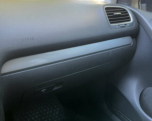 Синий Фольксваген Гольф, объемом двигателя 1.4 л и пробегом 210 тыс. км за 7500 $, фото 15 на Automoto.ua