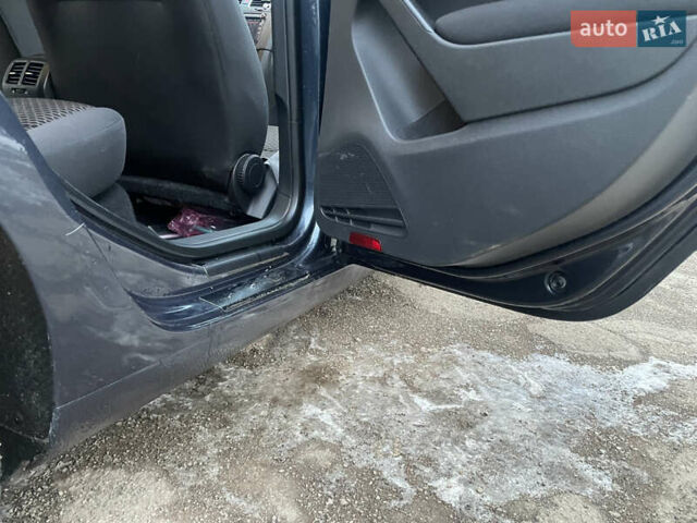 Синій Фольксваген Гольф, об'ємом двигуна 1.39 л та пробігом 136 тис. км за 7300 $, фото 31 на Automoto.ua