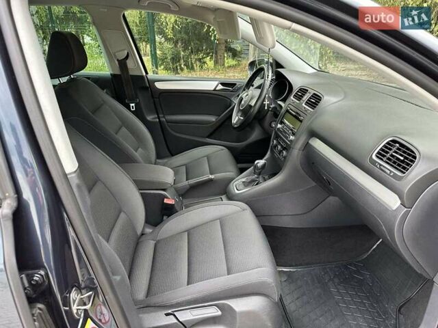 Синий Фольксваген Гольф, объемом двигателя 1.6 л и пробегом 239 тыс. км за 9999 $, фото 50 на Automoto.ua