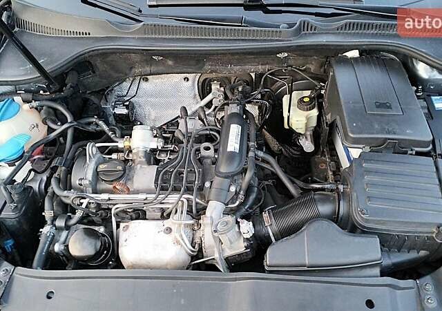 Синій Фольксваген Гольф, об'ємом двигуна 1.2 л та пробігом 177 тис. км за 5900 $, фото 13 на Automoto.ua