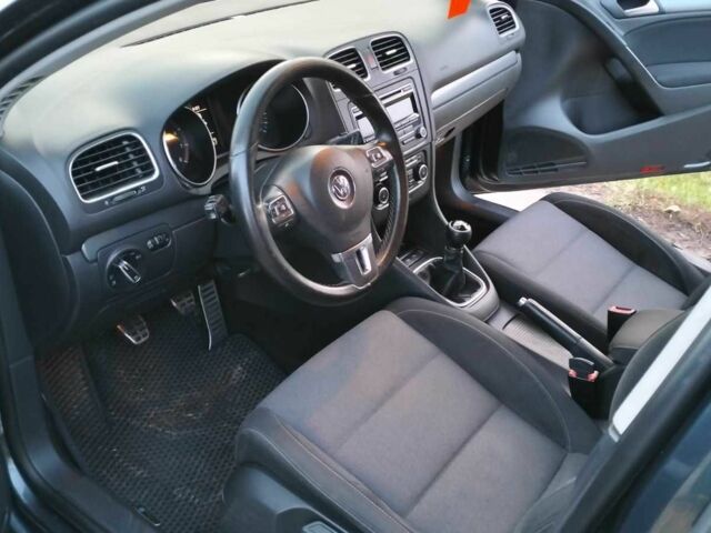 Синий Фольксваген Гольф, объемом двигателя 1.2 л и пробегом 177 тыс. км за 5900 $, фото 8 на Automoto.ua