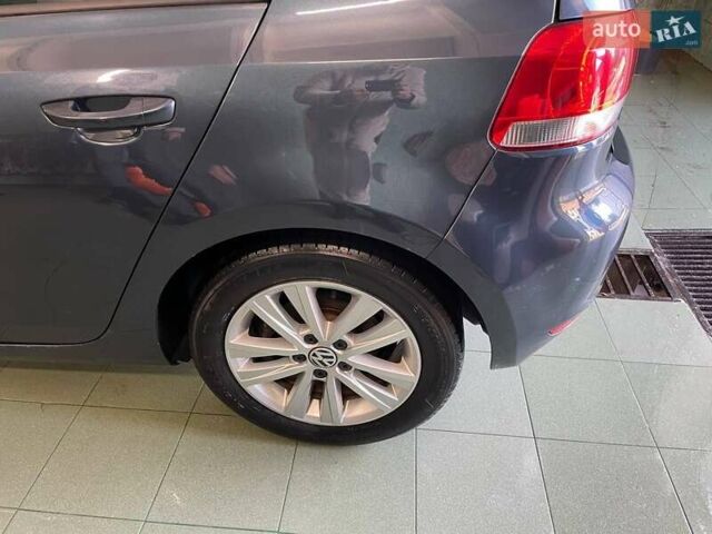 Синий Фольксваген Гольф, объемом двигателя 1.6 л и пробегом 208 тыс. км за 8999 $, фото 6 на Automoto.ua