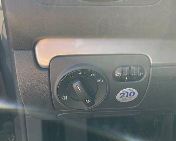 Синій Фольксваген Гольф, об'ємом двигуна 1.39 л та пробігом 213 тис. км за 9200 $, фото 29 на Automoto.ua