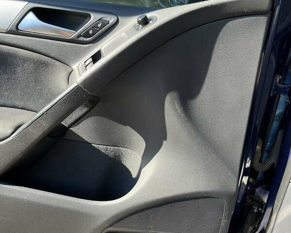 Синий Фольксваген Гольф, объемом двигателя 1.4 л и пробегом 210 тыс. км за 7500 $, фото 17 на Automoto.ua