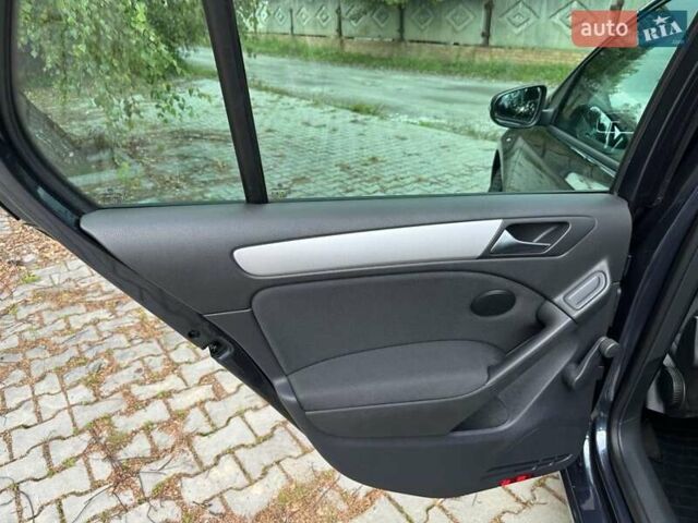 Синий Фольксваген Гольф, объемом двигателя 1.6 л и пробегом 239 тыс. км за 9999 $, фото 46 на Automoto.ua