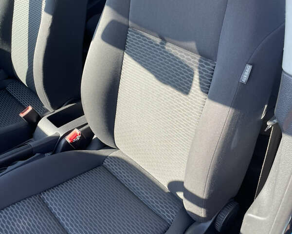 Синій Фольксваген Гольф, об'ємом двигуна 1.39 л та пробігом 213 тис. км за 9200 $, фото 22 на Automoto.ua