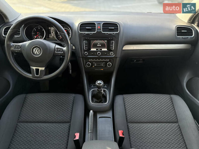 Синий Фольксваген Гольф, объемом двигателя 1.6 л и пробегом 263 тыс. км за 8100 $, фото 13 на Automoto.ua
