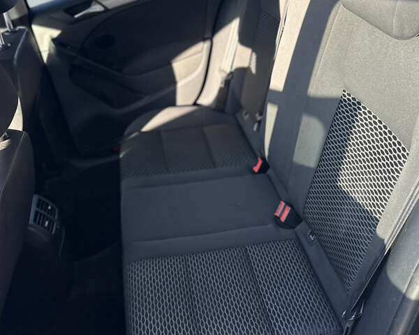 Синий Фольксваген Гольф, объемом двигателя 1.6 л и пробегом 263 тыс. км за 8100 $, фото 24 на Automoto.ua