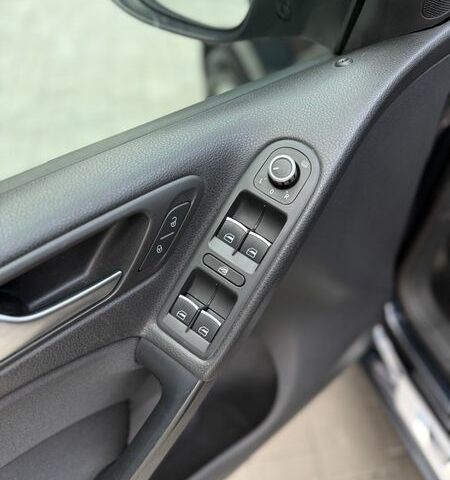 Синий Фольксваген Гольф, объемом двигателя 1.39 л и пробегом 208 тыс. км за 7899 $, фото 29 на Automoto.ua