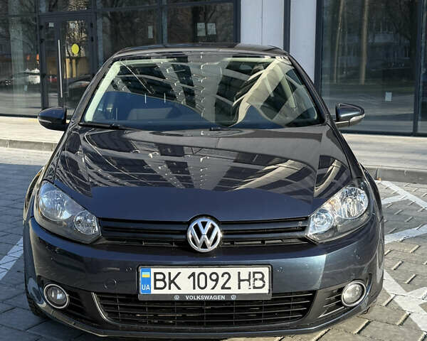 Синий Фольксваген Гольф, объемом двигателя 1.6 л и пробегом 263 тыс. км за 8100 $, фото 1 на Automoto.ua